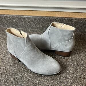 Hush Puppies Ankle Bootie Womens 9.5 M Light Gray Suede Comfort Casual Boots New
